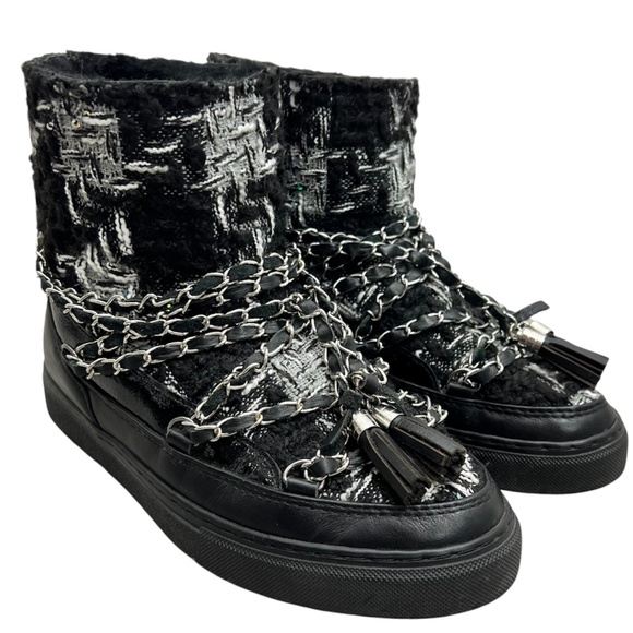 Inuikii Black White Tartan Tweed Sherpa lined chain detail Winter Boots EU 38/7 - Picture 4 of 14